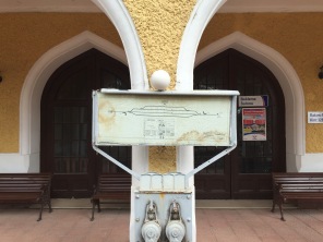 A reference sphere affixed magnetically to the track diagram at Durak station.